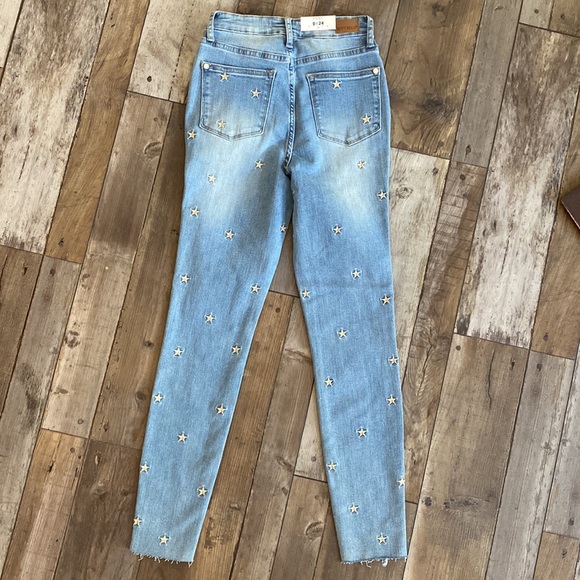 SOLD OUT🚨 - Picture 4 of 4